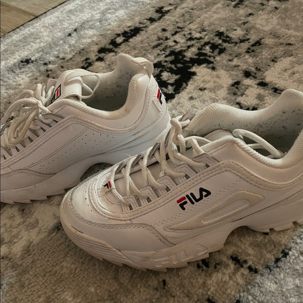 Fila Disruptor II Premium Sneaker women’s 6